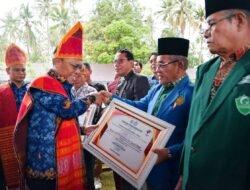 Bupati Tapteng Masinton Pasaribu Targetkan 3 Tahun semua SD-SMP Negeri Kondisinya Bagus